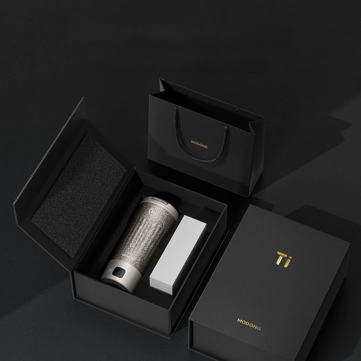 Titanium elektrisk rejsekop 400ml med temperaturdisplay
