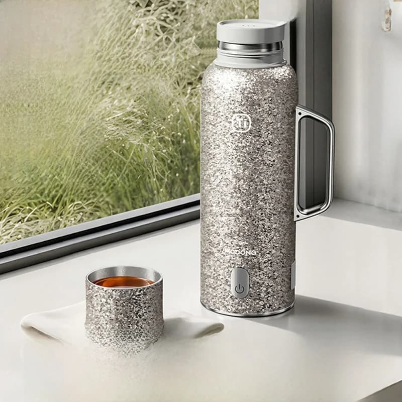 Ren titanium isoleret kop med temperaturdisplay, 601-700ml