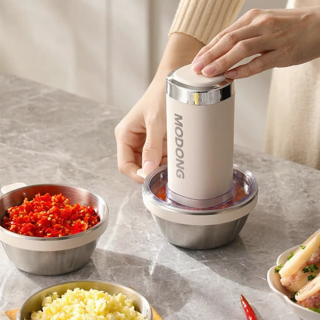Elektrisk foodprocessor med glaskål og 4 knive til hjemmet